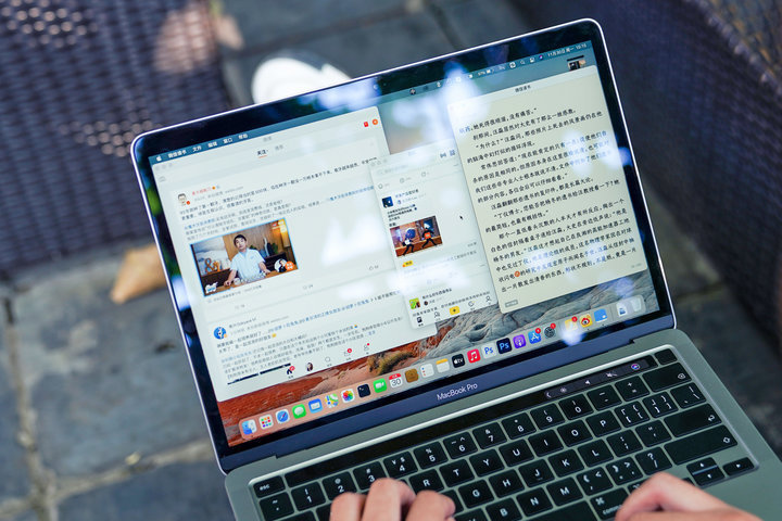 我在 M1 版 MacBook Pro 上刷 App，开启了工作（摸鱼）的新姿势